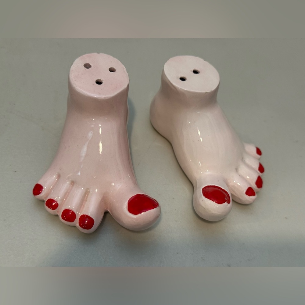 salt and pepper shaker vintage‎ Feet.  Fairway Japan. Souvenir 3” quirky